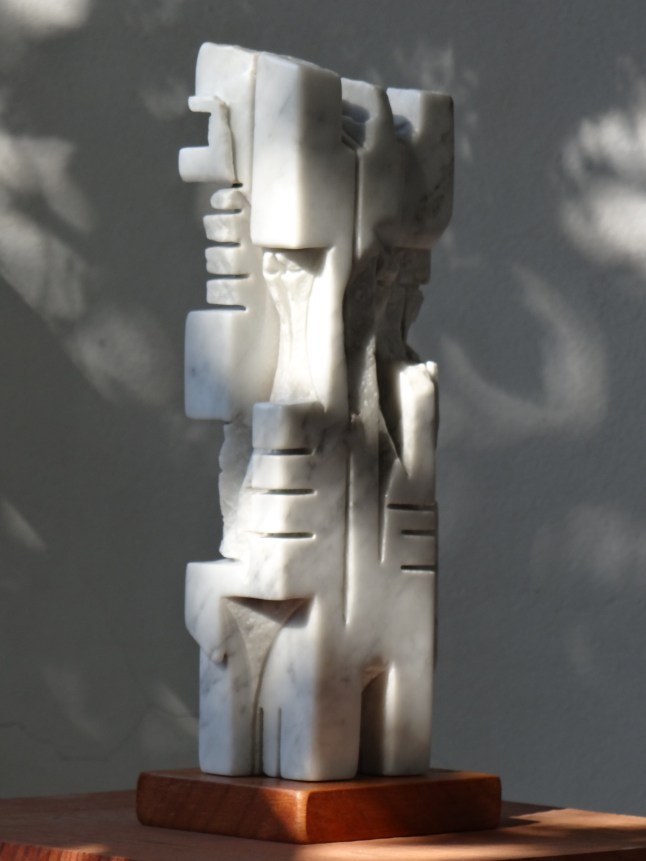 edification marbre de carrare